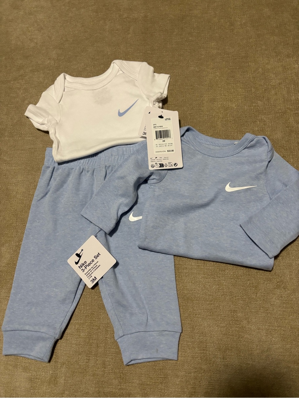 Nike Infant 3-Piece Set in White and Light Blue